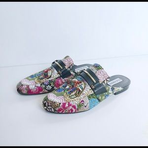 Steve Madden Kera elephant fabric slides